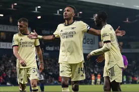 联赛杯-奥巴梅扬戴帽 佩佩传射 萨卡+拉卡泽特破门 阿森纳6-0晋级图片