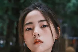 薇薇安 性感露肩写真图片图片