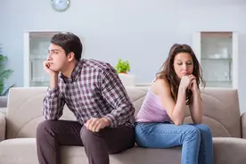 为什么“离婚”了，还是要在前夫家住。迫于无奈图片