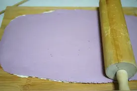 用紫薯给面粉加点颜色，做成粉紫色的贝壳花卷图片