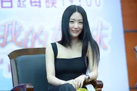 怪不得白冰能演"玉漱公主"，就算穿的衣服看着不贵，也显高级图片