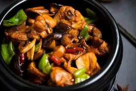 炖鸡时多做2步，比直接炖或先焯水更好吃，鸡肉软烂鲜香还不腥图片