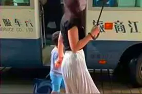 上海小学生：“宁坐校车，不坐保时捷”，妈妈接下来的做法引争议图片