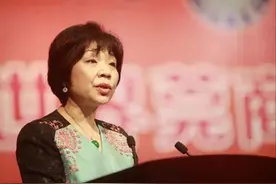 香港女首富：身价达48亿美元，父亲是赌王好友，损失百亿不心疼图片