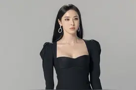 李多喜不愧是“性感小野猫”！穿小黑裙秀曲线，这才是惊人腰臀比图片