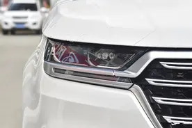 靠长相又火了的“豪车”，一身大牌配件，配全铝车架最低15.98万图片