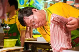 “不好好读书，毕业只能养猪”，大学生养猪咋了？比互联网内卷强图片