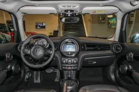 女孩子买啥车？这5款可考虑，品质一流，好开又好停，最低3万起图片