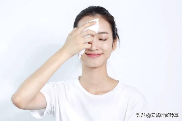 懂护肤的人，日常洗脸早就养成这4个好习惯，肌肤更加白嫩细滑