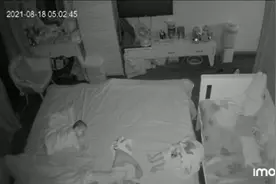 4个月宝宝凌晨头朝下摔下床，初步诊断疑为脑外伤，家长称事发前与保姆因粗暴喂养一事产生过冲突图片