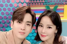 两对“姐弟恋”，一对相差17岁，一对相差18岁，境遇完全不同图片