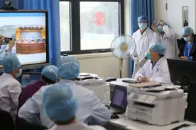 网曝张文宏年薪184万，本人回应：请不要将目光集中在这些事情上图片
