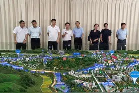 广西台办副主任丘德彬携手台商到梧州作专题考察图片