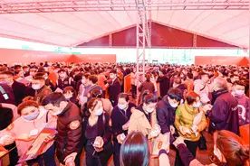 人山人海！恒大全国9盘推新个个爆卖，半天劲销80亿图片