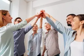 收到领导的这3个暗示，你就要注意了，可以开始找下家了图片