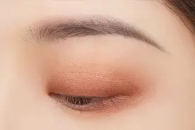 拍照这样画眼妆，眼睛真的真的大一倍！图片