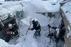 暴风雪下的内蒙古通辽：陆空交通停运 整个城市被冰封图片