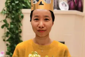 20岁到33岁，带大三个孩子，赵文卓家和小保姆的关系就像家人图片