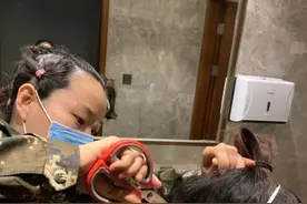 驰援武汉吉林医护手记‖最年轻的吉林援鄂女医生剪掉长发图片