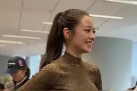 朗朗老婆“蜜蜂腰”只有55cm,芭比身材靠摇呼啦圈，难怪从不节食图片