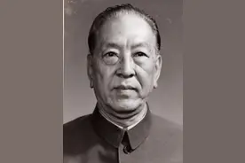 耿飚：曾打死4只老虎，给毛主席送虎肉，死后葬礼堪比国葬图片