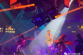 9场9位嘉宾惹非议，金句王黎明把演唱会变成脱口秀大会图片