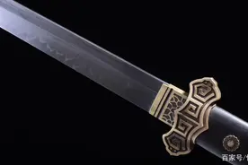 覆土烧刃刚柔相济唐横刀图片