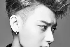 黄子韬，世界上最疼你的那个人去了，但他曾给你世间最深沉的父爱图片