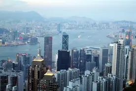 疫情阻通关，托第三方代缴未必合规，内地客怎样交香港保费？图片