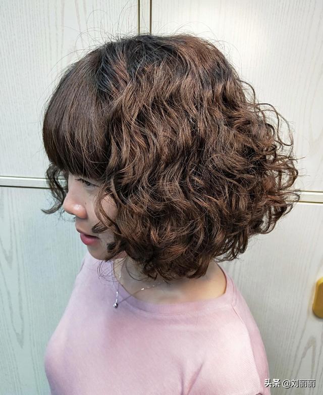 40到60岁女性,剪短发烫小卷,时尚,减龄,真洋气