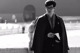 赚了数亿稿费，结婚当天依然努力写稿，唐家三少为什么挨骂？图片