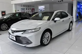 来自丰田的省心选择，实力不输本田雅阁，实拍凯美瑞图片