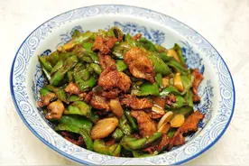湖南名菜辣椒炒肉，为啥那么好吃？教你2个技巧，香辣入味超下饭图片
