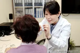 掏耳朵很舒服，但用力过猛出血了，会影响听力吗？有种情况要重视图片