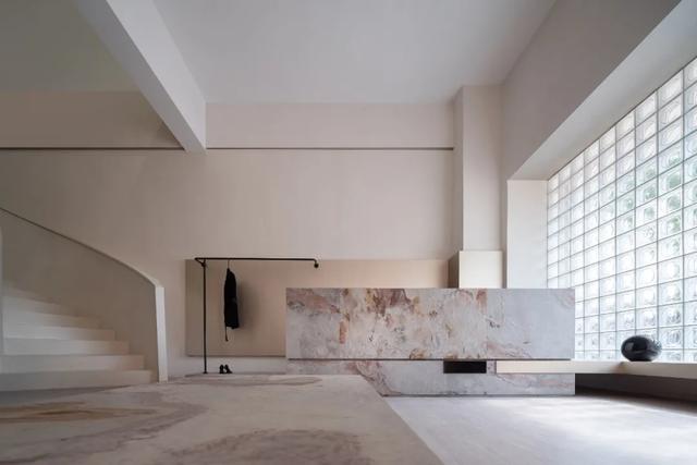 inshop女装中文叫什么（服装店——低调而极具仪式感的迎接方式）