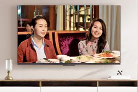 教妈妈在小米电视上看自己喜欢的内容图片