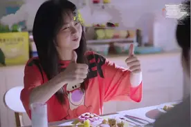 《以家人之名》李尖尖出损招，要求哥哥们穿红内衣，还有亲吻姿势图片