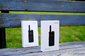 最远10公里通话，像手机一样薄？小米生态链极蜂超薄对讲机开箱图片