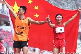残奥会泪目！他领跑全场，最后一刻却放弃冲刺，甘作永远的第二图片