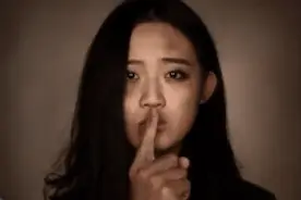 “我不吃了，你别打了！”孩子在超市跪地大哭：失控的父母太可怕图片