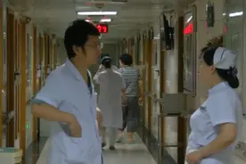 男子切割时手滑，脸部被割出20厘米伤口，经2小时手术脱离危险图片