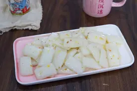 天热不想做饭，教您一道饭店里超受欢迎的炒年糕，简单好做又好吃图片