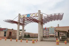 西安交大附中与思源中学分校联合举办实验班图片