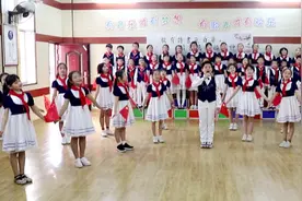 童心向党齐唱红歌，争做新时代好队员！图片
