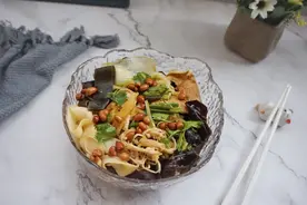 这菜我家近来天天要吃，酸辣爽口，做法超级简单，两步就可以吃到图片