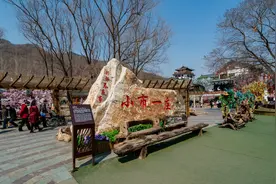 本溪：小市一庄清明节小长假最后一天游客仍然络绎不绝图片