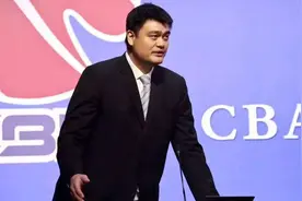 CBA新赛季外援政策确定，澳洲球队有意签下周琦 李春江裁掉扣篮王图片