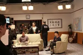 时隔28年英达再拍《我爱我家》，场景完全还原，可惜演员全换了图片