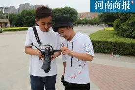 22岁学生兼职摄影师：大单能赚1千多，为修图常熬到半夜两三点图片