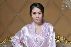 国外女人出门不穿内衣，这个流行风格为什么在中国风靡不起来？图片